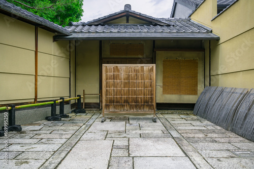 京都：歴史的建築：入り口