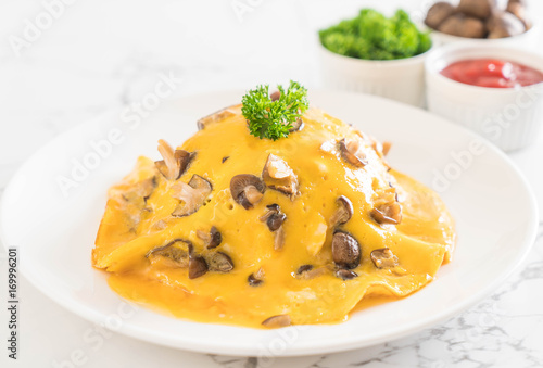 Creamy Omelet with Mushroom