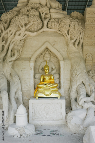 Golden buddha statue