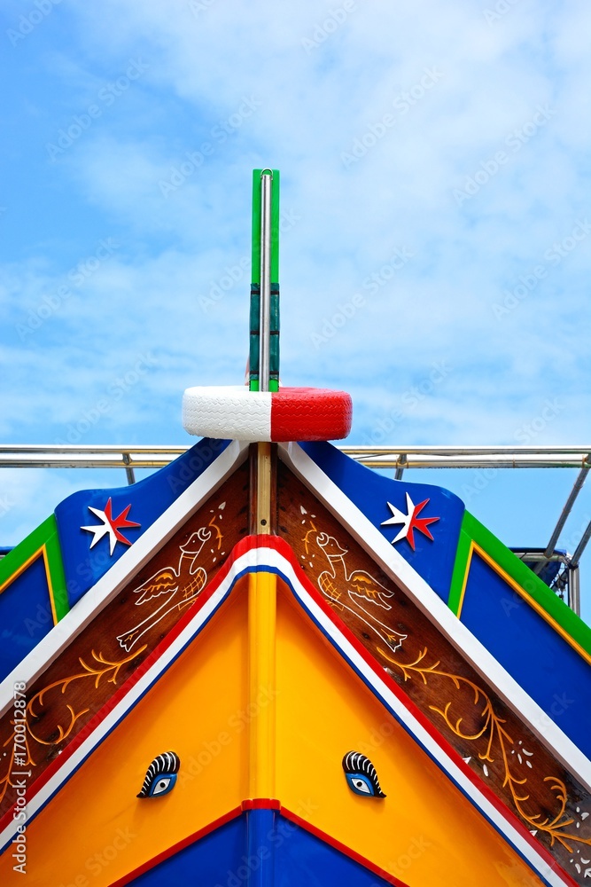 Φωτογραφία The bow of a brightly painted traditional Dghajsa boat, Bigibba, Malta