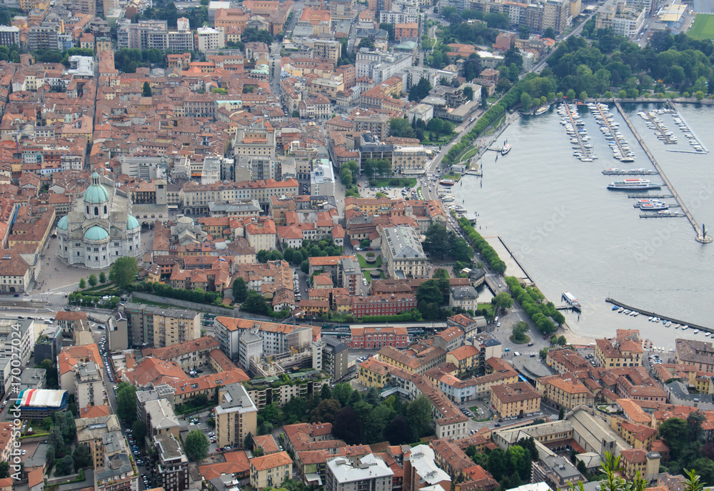 La città di Como vista dall'alto
