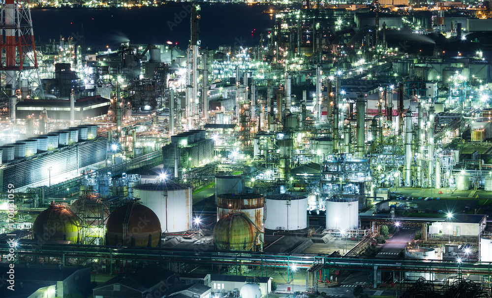 Industrial plants in Yokkaichi at night