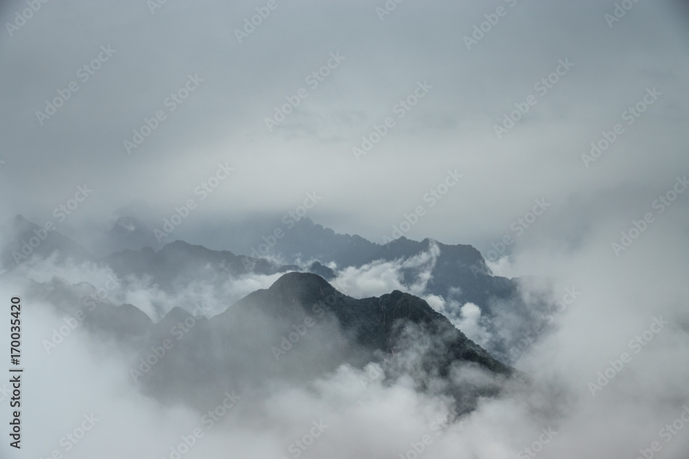 Wolken und Berge von Machu Picchu Mountain