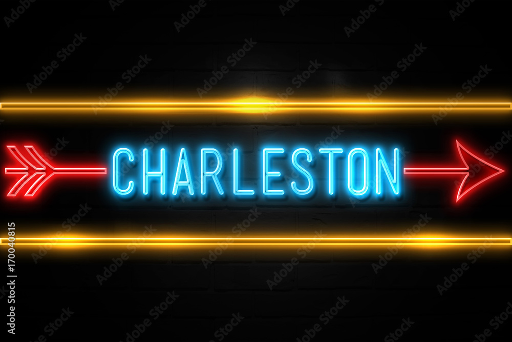 Obraz premium Charleston - fluorescent Neon Sign on brickwall Front view