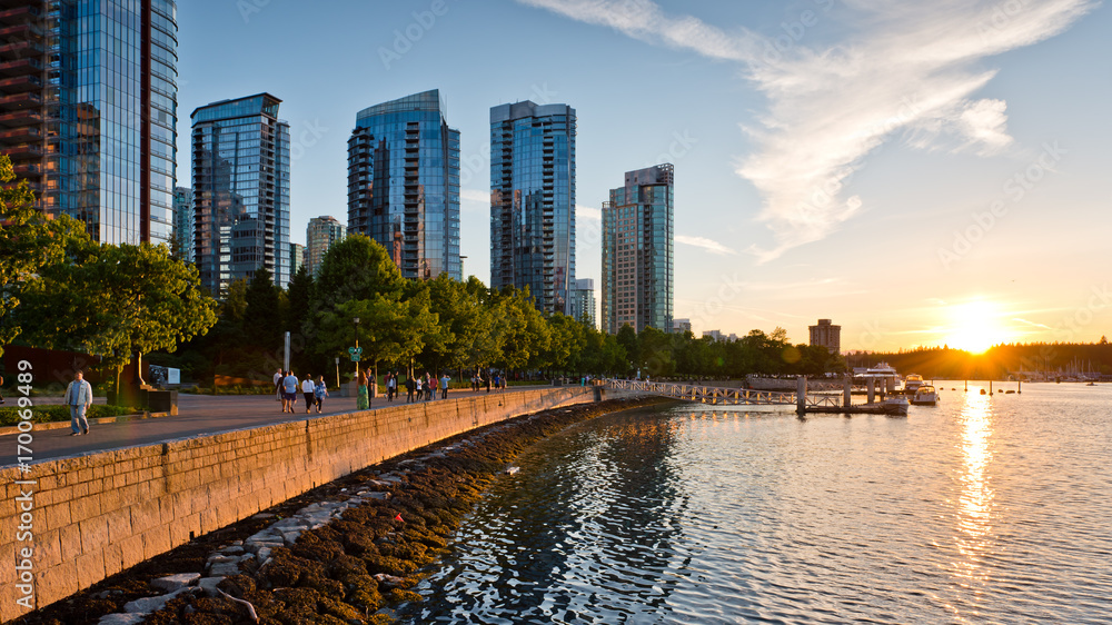 Naklejka premium Coal Harbour Vancouver o zachodzie słońca