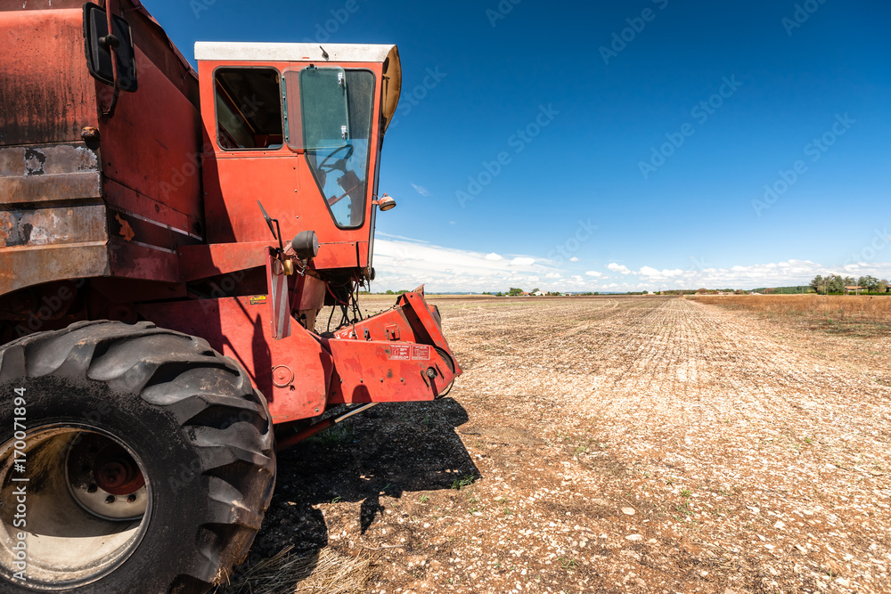 Accidental and burned tractor for grain processing Accidental and burned tractor for grain processing