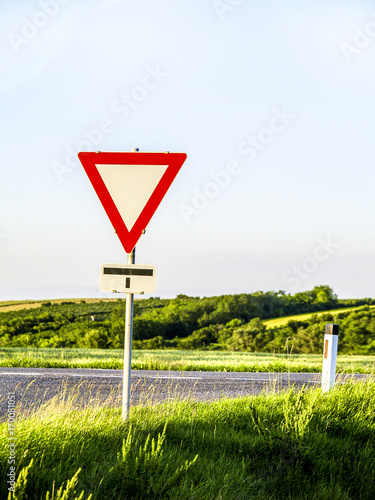 Verkehrsschild, Vorrang geben