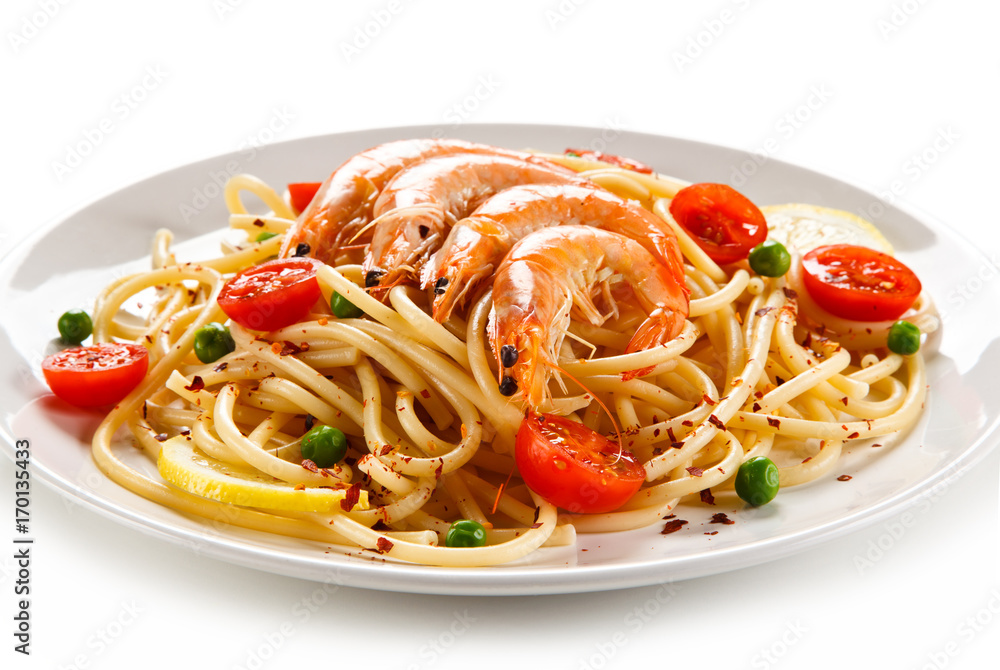 Shrimps with pasta and vegetables 