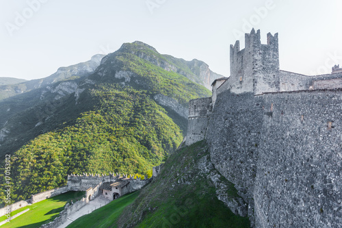 Castel Beseno in Trentino durante una vacanza in estate