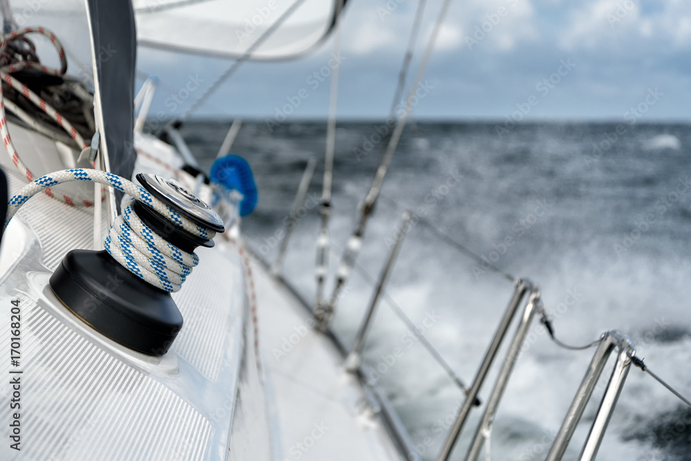 Naklejka premium Winsch auf einer Segelyacht