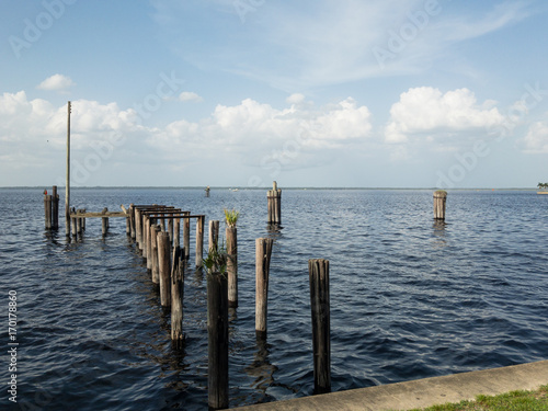Old Weathered Dock © Demian Seiler