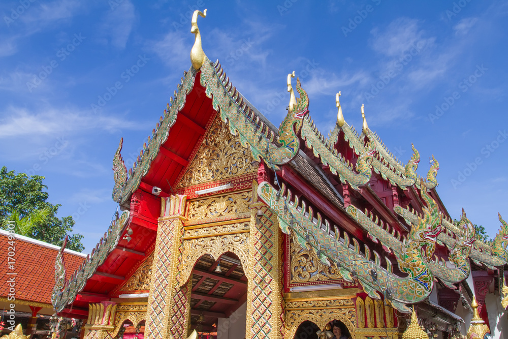 Obraz premium Thai temple blue sky