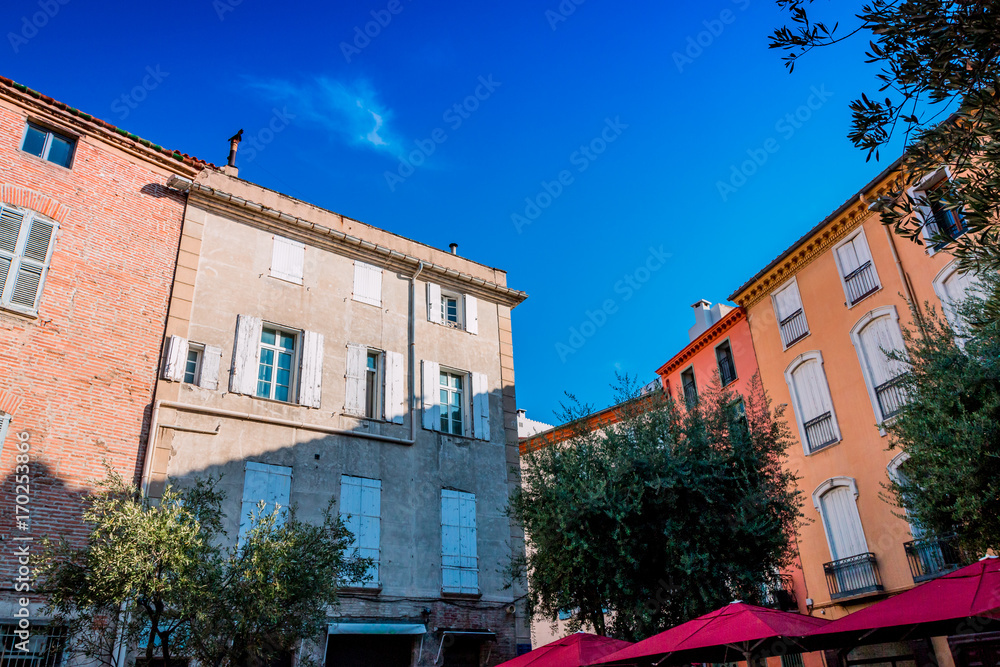 Naklejka premium Promenade dans les rues de Perpignan