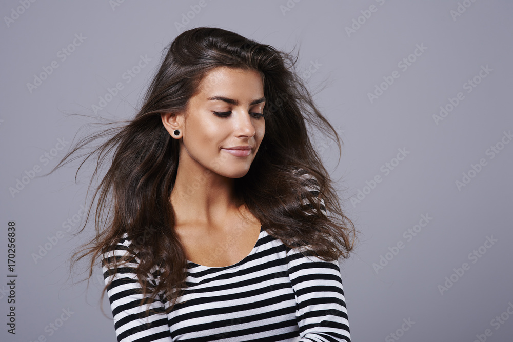 Fototapeta premium Blow in my hair make me more natural