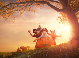 kids at halloween