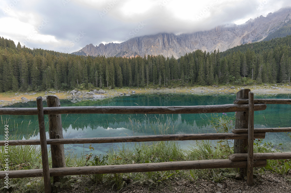 Karersee, der schönste Bergsee der Dolomiten Karersee, der schönste Bergsee der Dolomiten