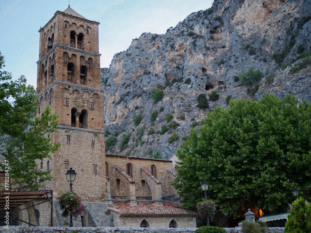 A picture of the church of Moustiers-Sainte-Marie in France.