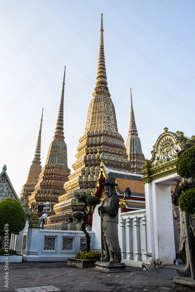 Fototapeta premium Wat Phra Chetuphon Wimolmangkam in Bangkok,Thailand.