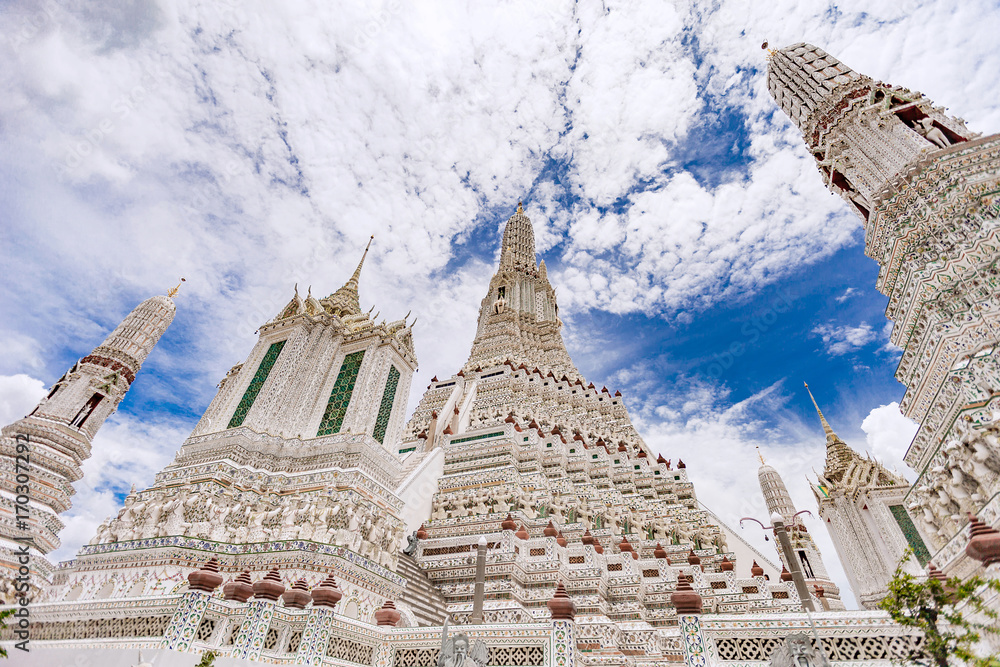 Naklejka premium Wat Arun The Temple of Dawn Landmark of Bangkok, Thailand
