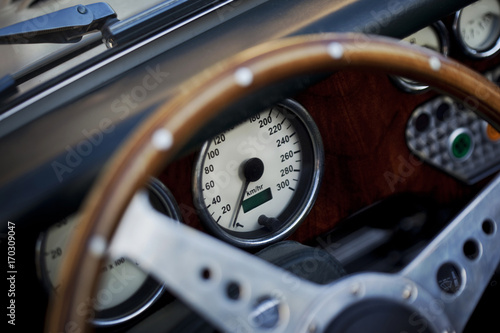 Steering wheel and dashboard © Redzen