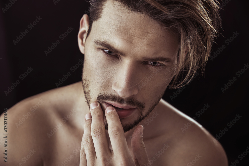 Naklejka premium Closeup portrait of a handsome man