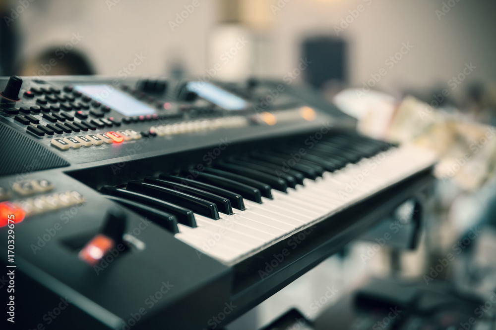 Obraz premium black musical keyboard