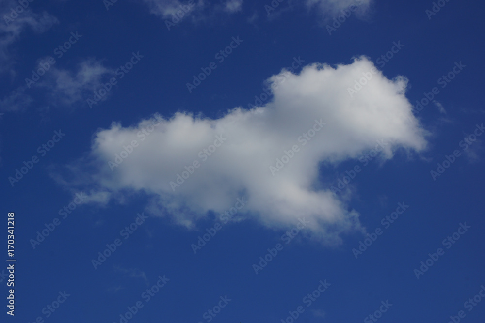 einzelne Wolke