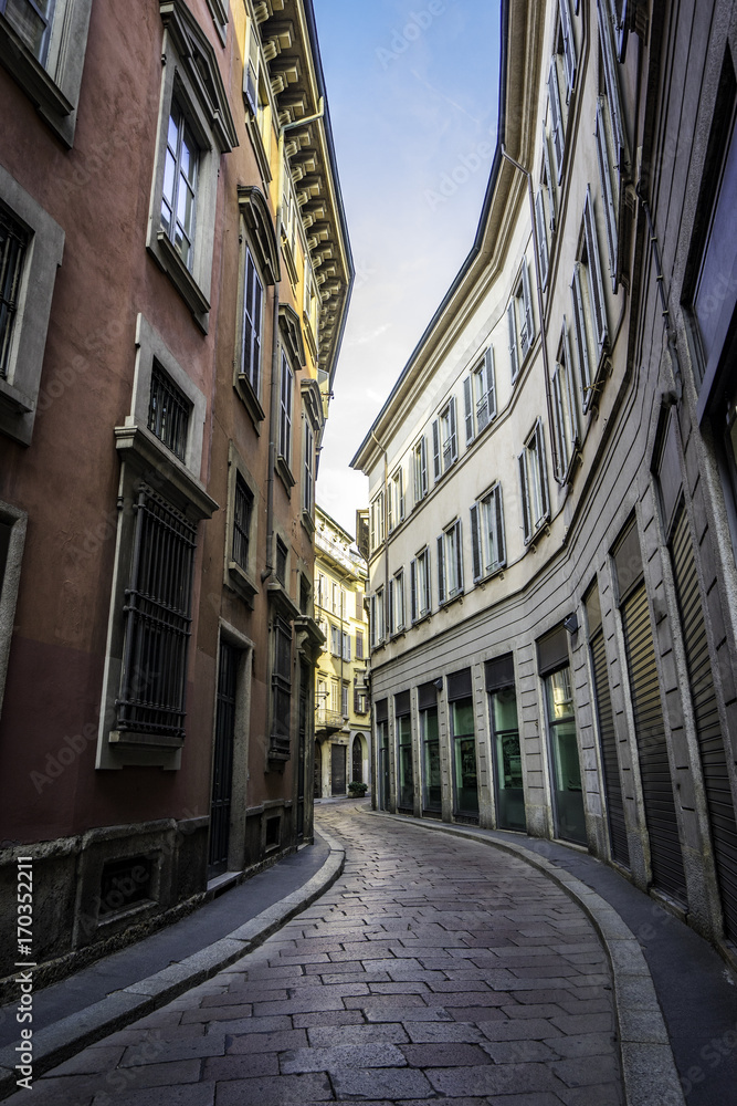 Une ruelle en Italie et un virage courbé