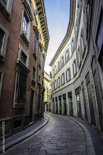 Une ruelle en Italie et un virage courbé