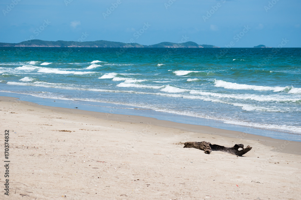 Fototapeta premium Sea in Rayong, Thailand . The beautiful sea in thailand