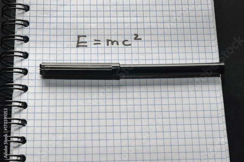 Fototapeta kuchenna E=MC2 in a school notebook
