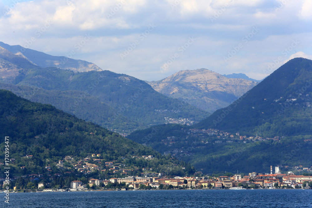 Lac Majeur. Stresa. Italie. / Lake Maggiore. Stresa. Italy...