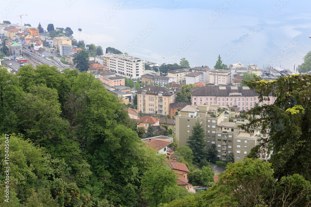 Vue sur la ville de Locarno. Suisse. / View of the city of Locarno. Switzerland...