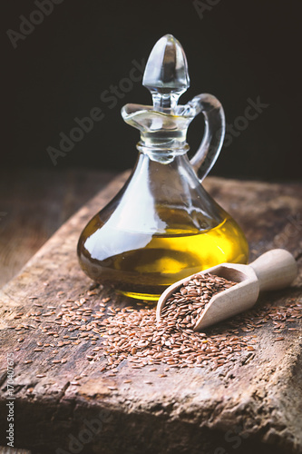 flax seeds and linseed oil photo