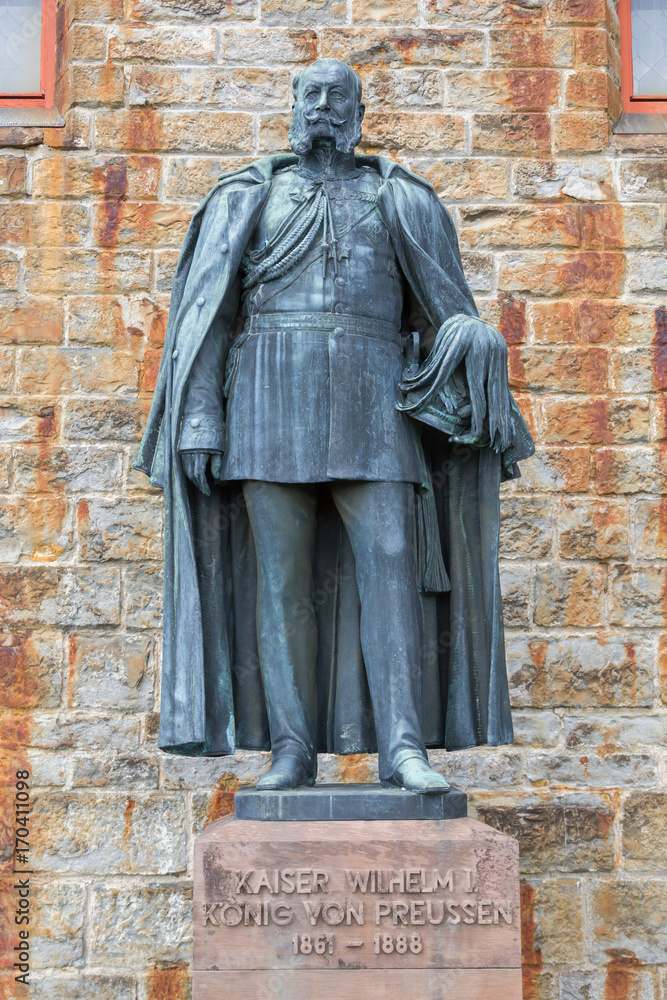 Statues at Hohenzollern Castle (Burg Hohenzollern) Statues at Hohenzollern Castle (Burg Hohenzollern)