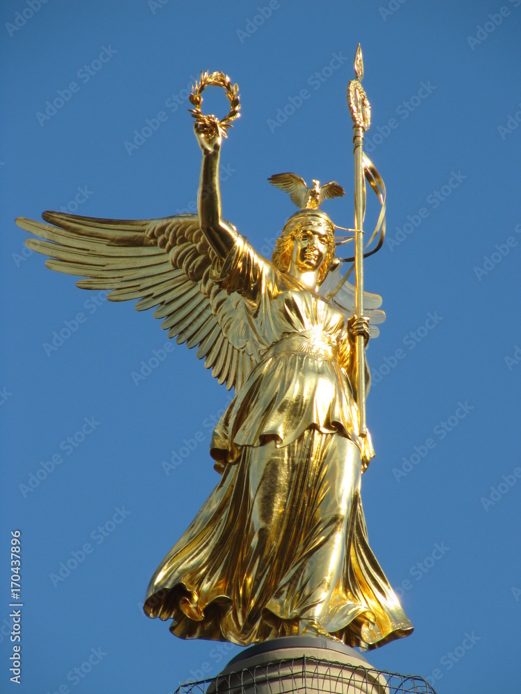 Fototapeta premium Siegessäule in Berlin - Viktoria Statue