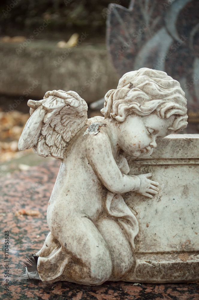 ange au cimetière