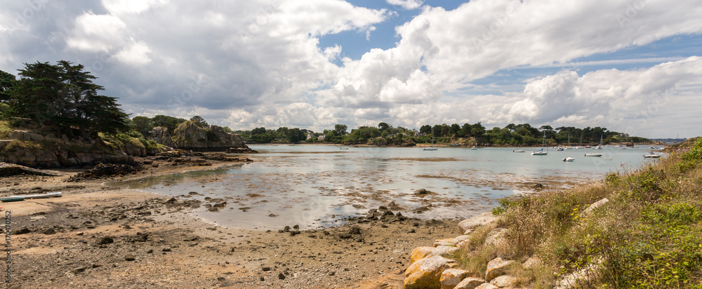 Marée basse sur l'île de Bréhat