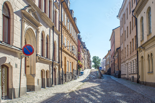Den fina och bevarade Brännkyrkagatan på Söder med hus, gatlyktor och gatbeläggning som den hade redan på 1800-talet photo