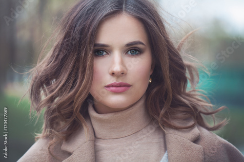 Fotografie Healthy Young Woman Fashion Model Outdoors, Fashion Portrait