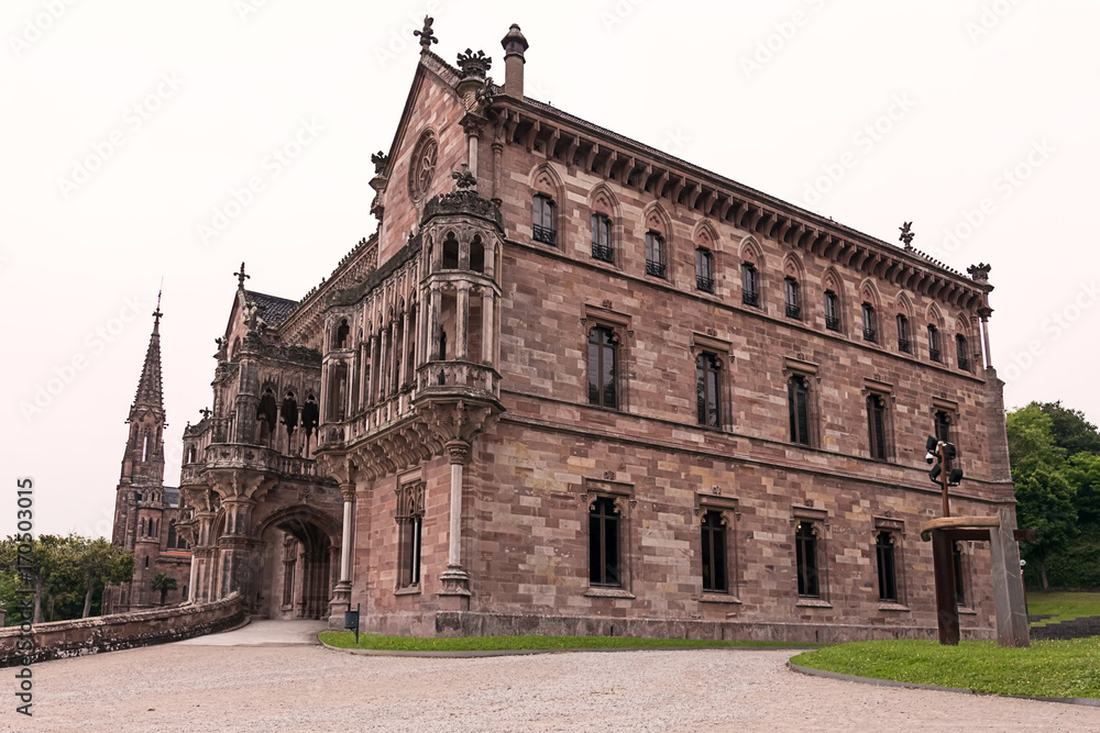 Palacio de Sobrellano en Comillas, Cantabria, España Palacio de Sobrellano en Comillas, Cantabria, España