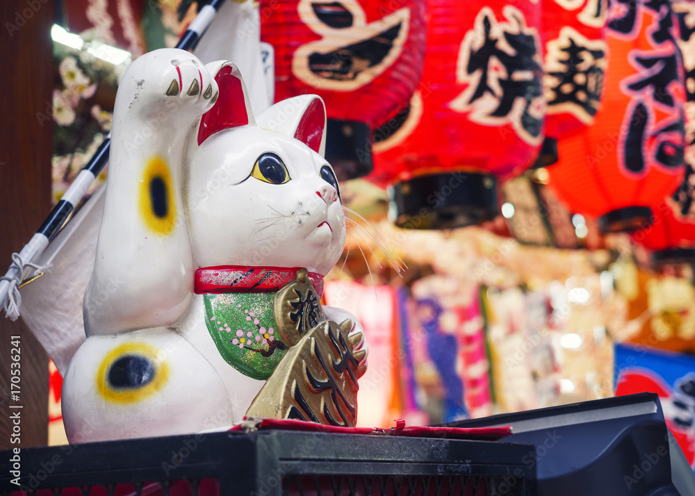 Fototapeta premium Maneki Neko Kot Japonia szczęście symbol sklep z przodu dekoracji