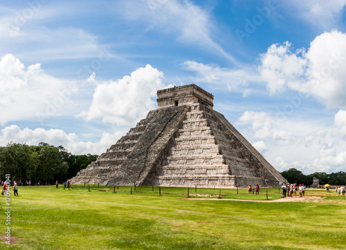 Kukulkan Pyramid  el Castillo  at Chichen Itza  Yucatan  Mexico