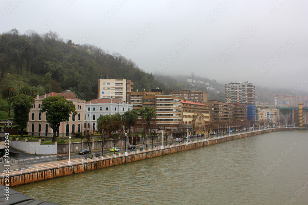 Bilbao - Stadt am Fluss