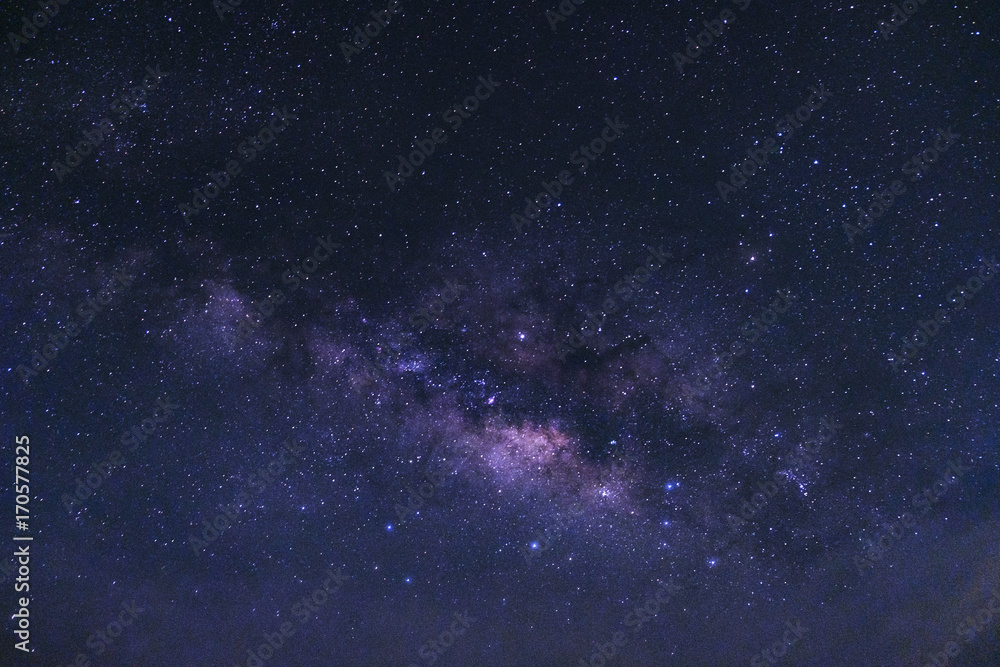 Fototapeta premium wyraźnie galaktyka Drogi Mlecznej z gwiazdami i kosmicznym pyłem we Wszechświecie