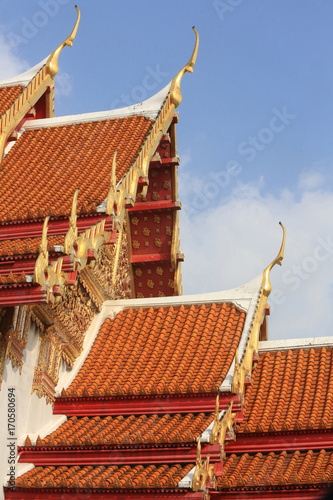 Toitures. Temple de marbre. Wat Benchama Bophit. 1899. Bangkok. / Roof. Marble Temple. Wat  Benchamabophit Dusitvanaram Ratchaworawiharn. 1899. Bangkok.. photo