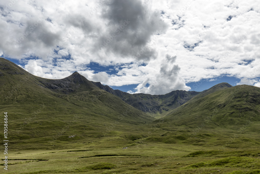 Fototapeta premium Mountains near Battle of Glen Shiel in Scotland.