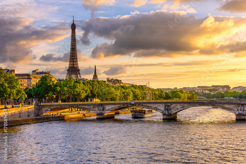 Sunset view of Eiffel tower and Seine river in Paris, France © Ekaterina Belova