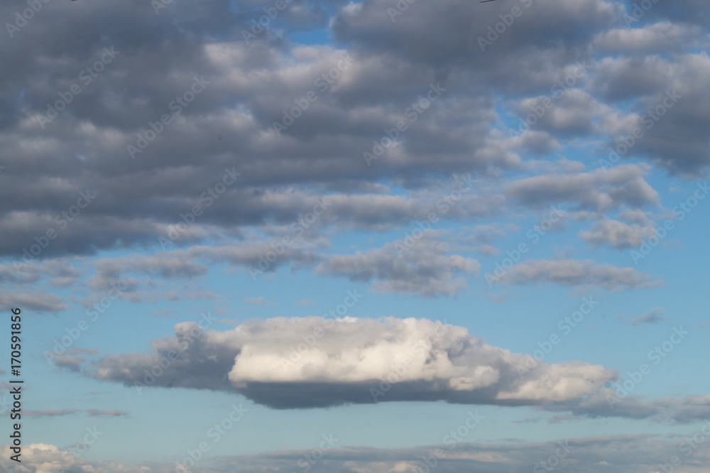 Obraz premium Dark fkuffy clouds in the sky