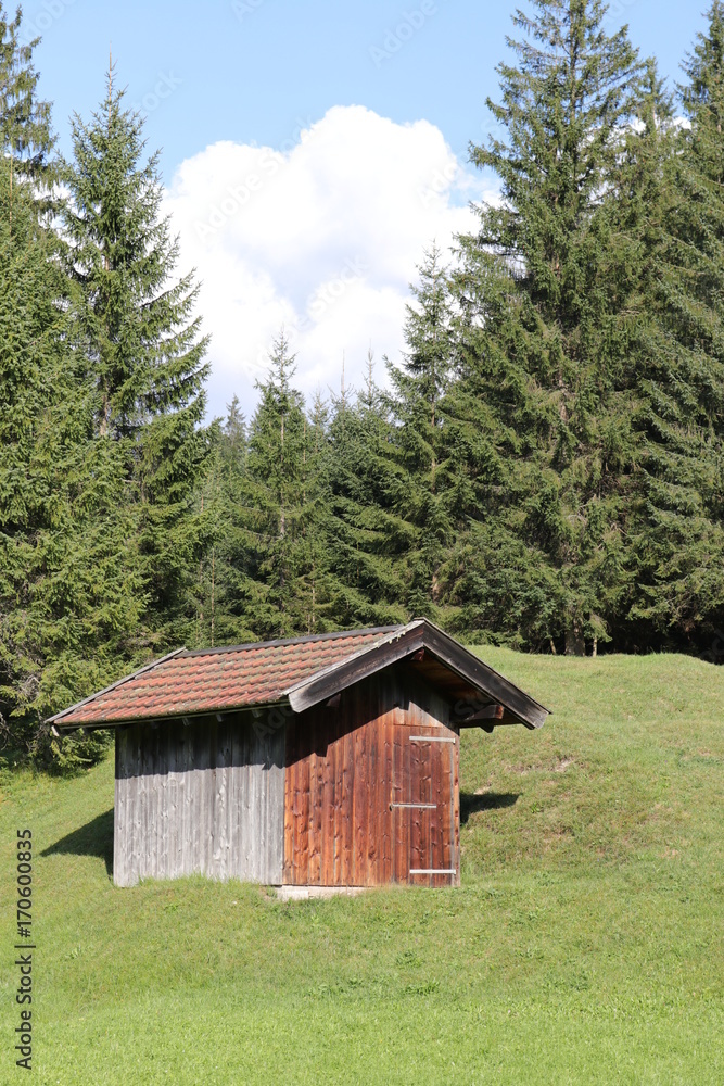 Heustadl im Karwendelgebirge in Bayern Heustadl im Karwendelgebirge in Bayern